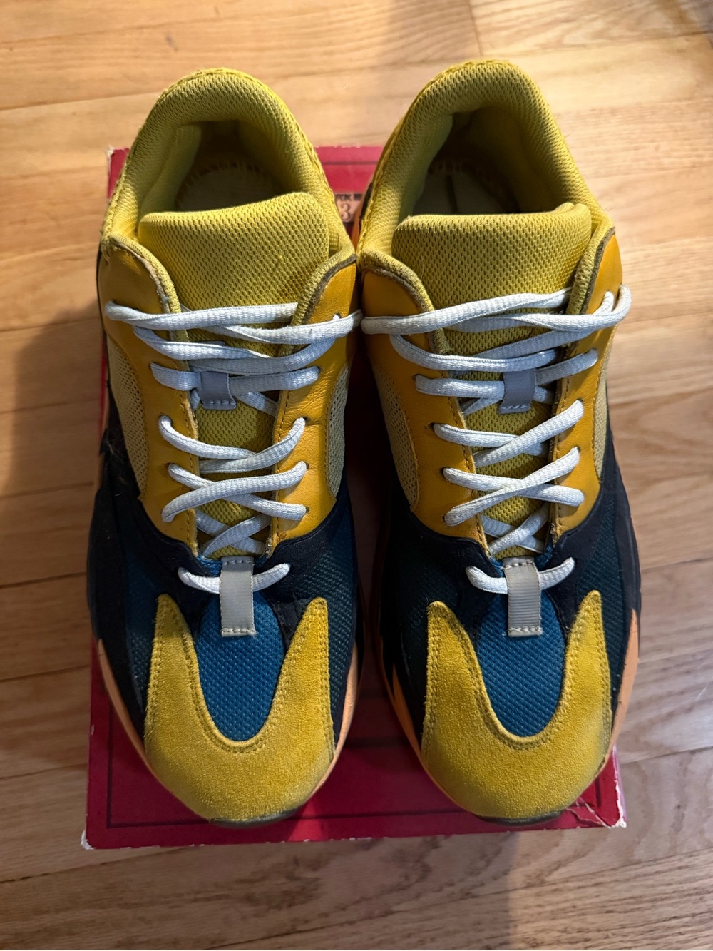 Yeezy 700 ‘Sun’ - Picture 2 of 5